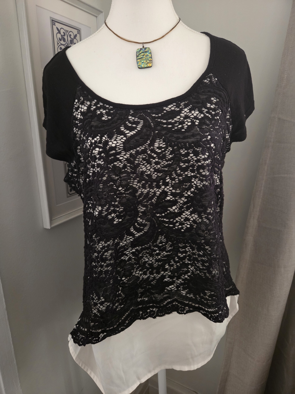 Y2K Ricki's Black & White Lace Fooler Top - Black Cap Sleeve Tee